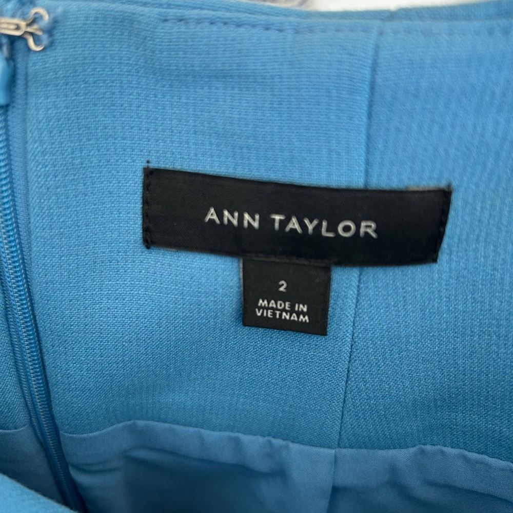 Ann Taylor Blue Straight Belted Skirt, Size 2 - Picture 2 of 4